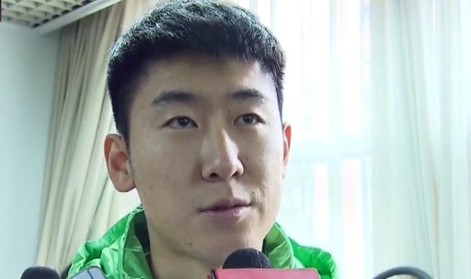 军营的操练场上，夏侯将军正在点兵出征。